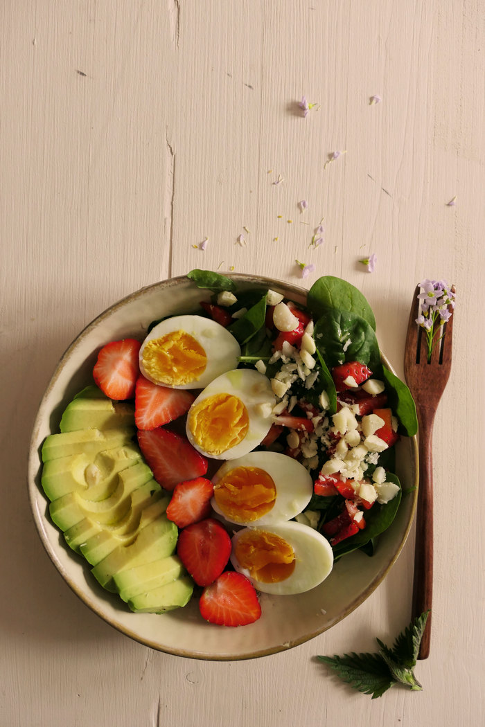 Keto Glow Bowl für schöne Haut, Haare und Nägel