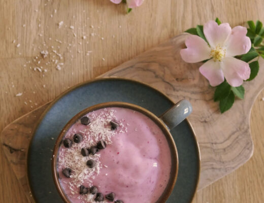 Ketogene Sommerdesserts mit Beeren: 2 einfache Rezepte für heiße Tage 1